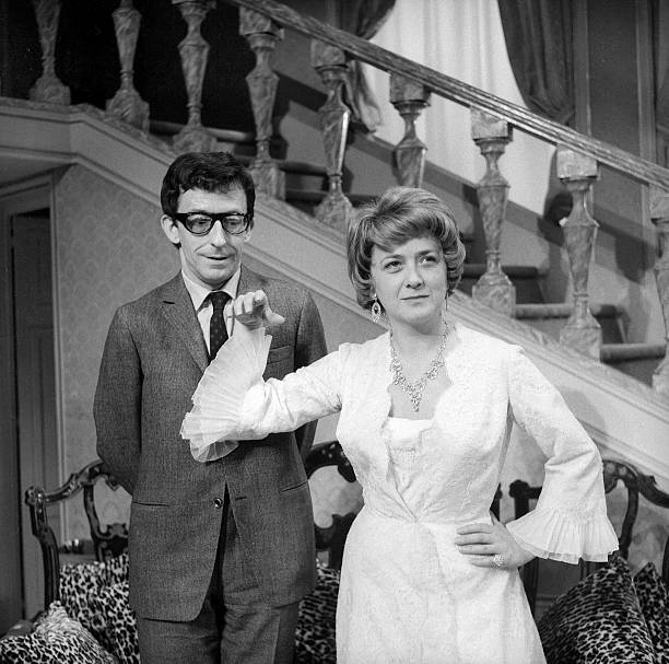 Le célèbre acteur Henri Virlojeux auprès de Jacqueline Maillan | Sources : Getty Images Le célèbre acteur Henri Virlojeux auprès de Jacqueline Maillan | Sources : Getty Images