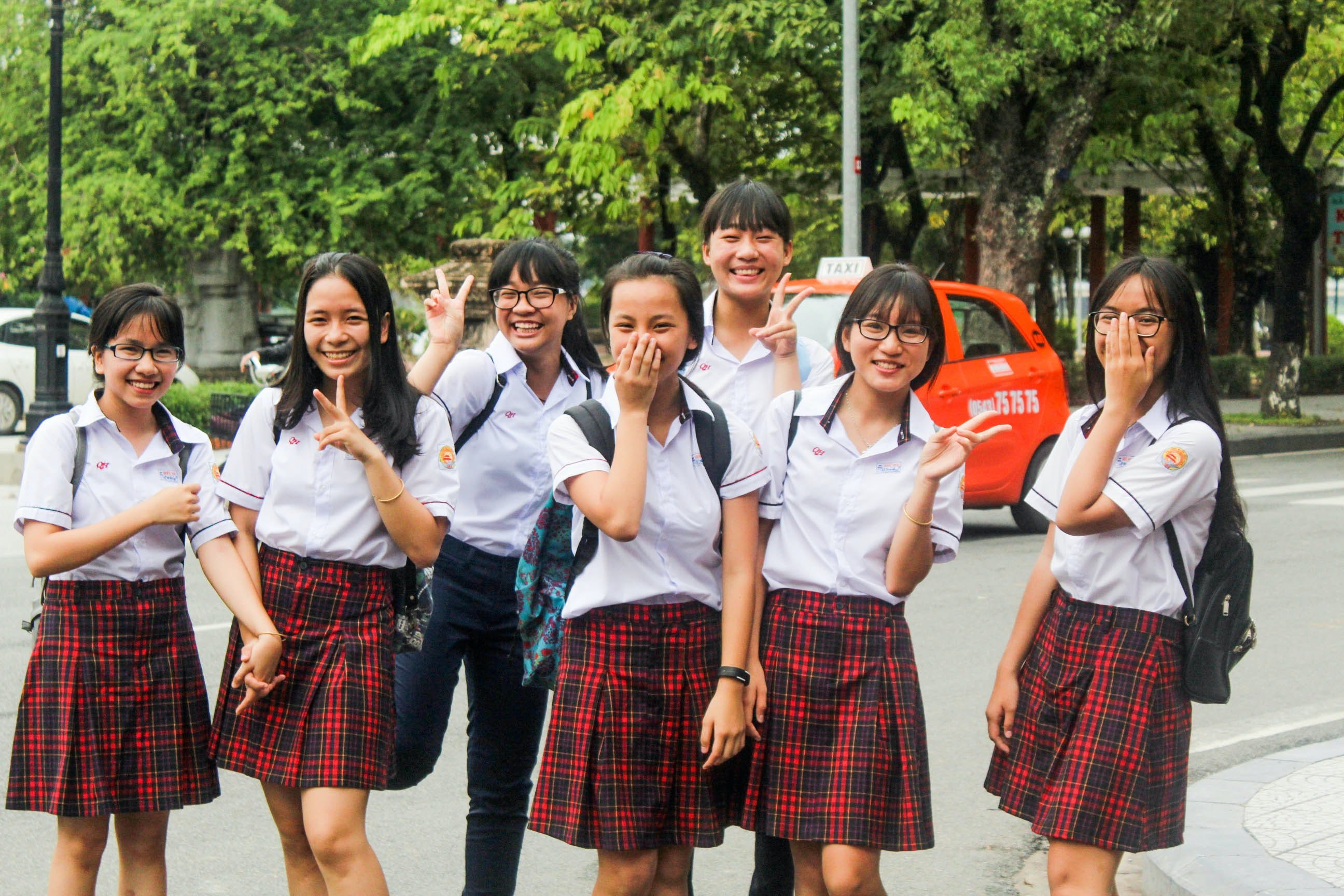 Students in school uniforms. | Photo: Pexels