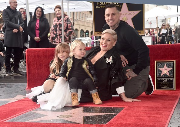 Pink, Carey Hart, Willow Hart, and Jameson Hart on February 05, 2019 in Hollywood, California | Photo: Getty Images