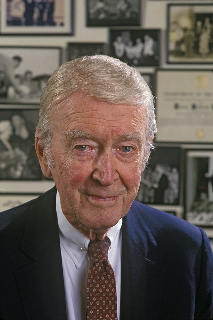 Jimmy Stewart poses in his Beverly Hills, California home during a 1989 photo portrait session. | Photo: Getty Images