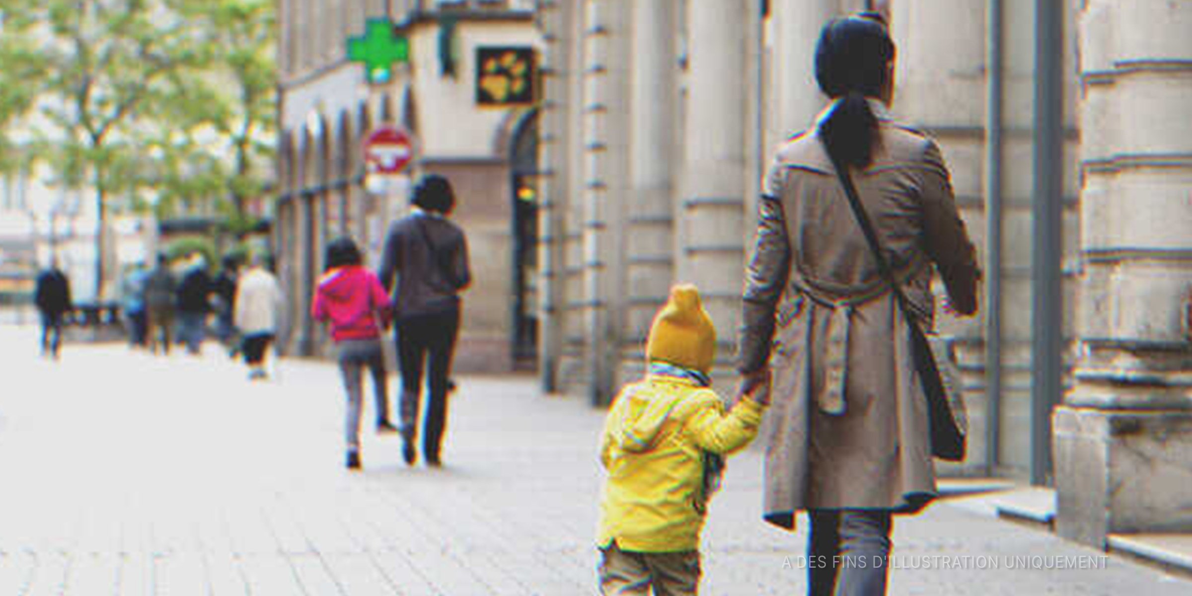 Une mère avec son enfant | Shutterstock