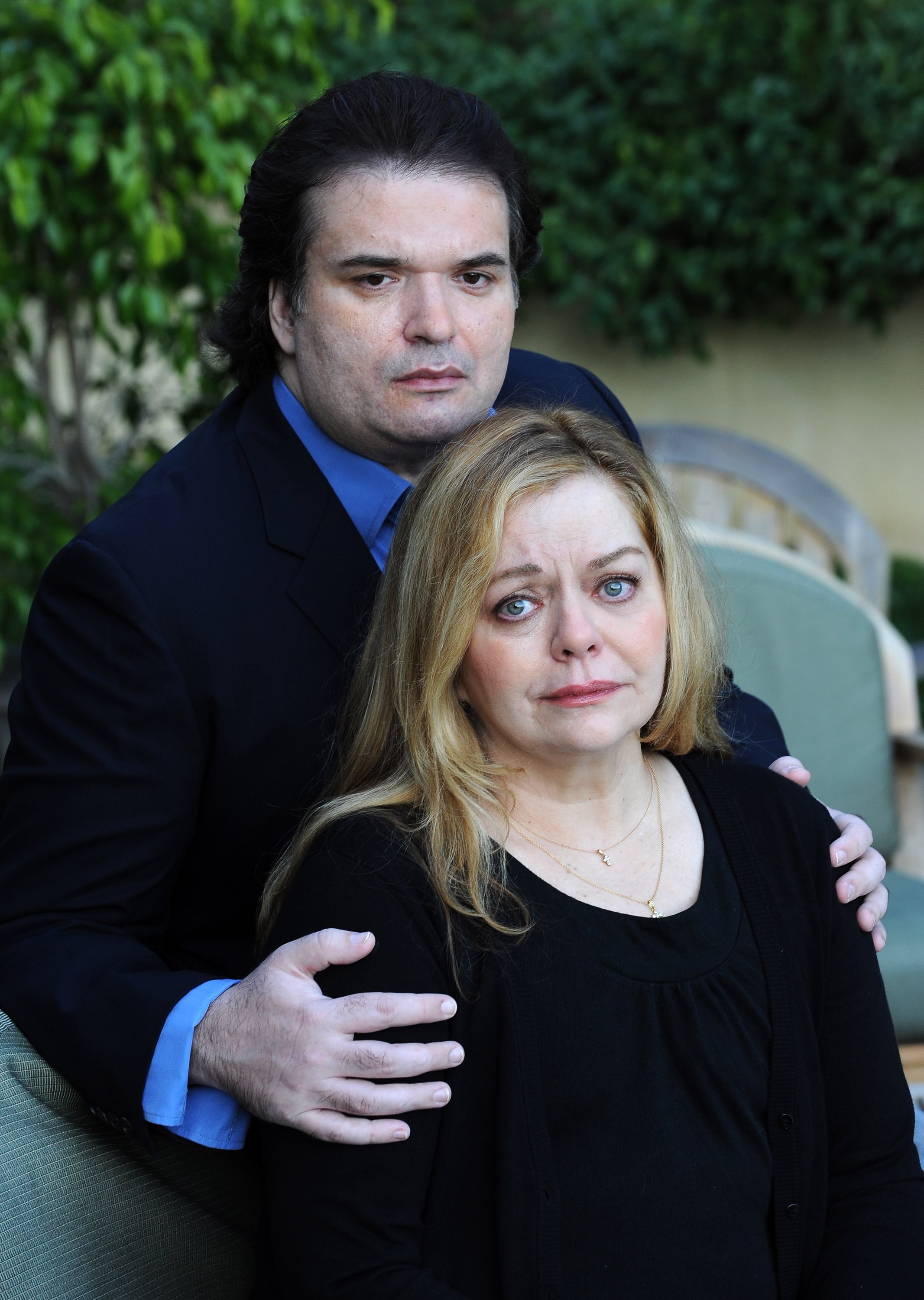 Simon Monjack, husband of deceased actress Brittany Murphy, and Sharon Murphy, mother of Brittany Murphy, during a photo shoot on January 13, 2010 in Hollywood, California. | Source: Getty Images