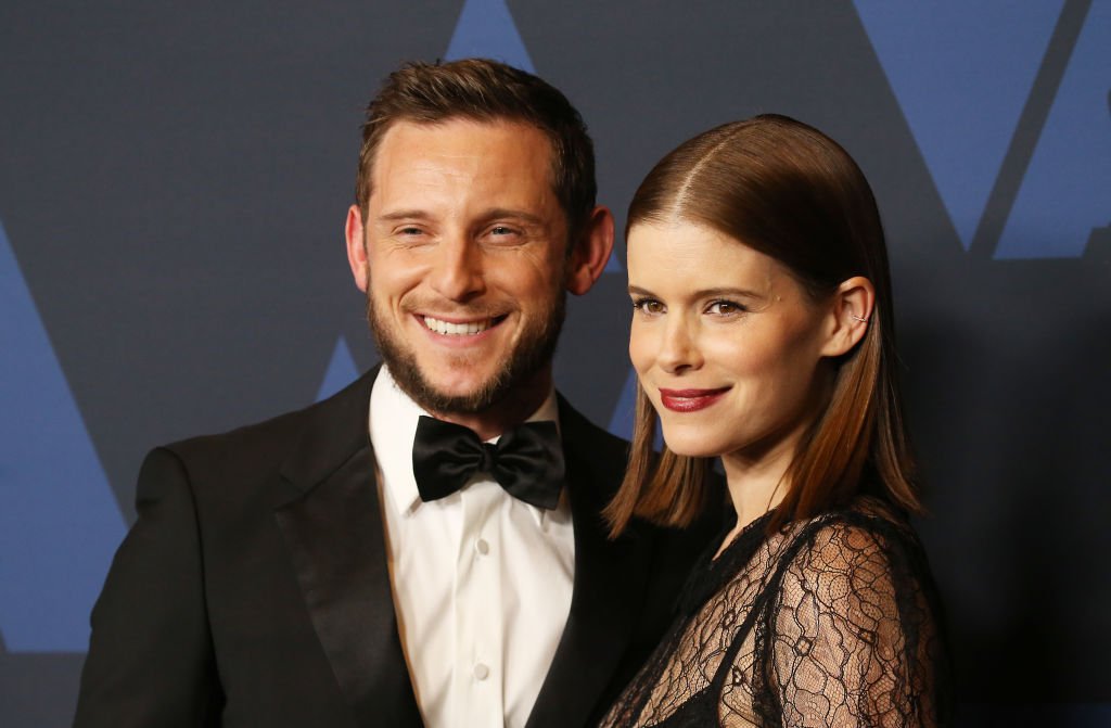 Kate Mara und Jamie Bell kommen zu den 11. jährlichen Governors Awards der Academy of Motion Picture Arts and Sciences, die im Ray Dolby Ballroom im Hollywood & Highland Center stattfinden (Foto von Michael Tran / FilmMagic) Quelle: Getty Images