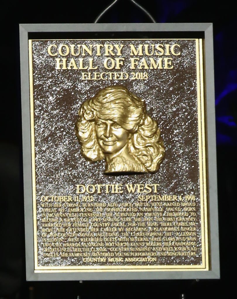 Dottie West' commemorative plaque at the Country Music Hall of Fame. I Image: Getty Images.