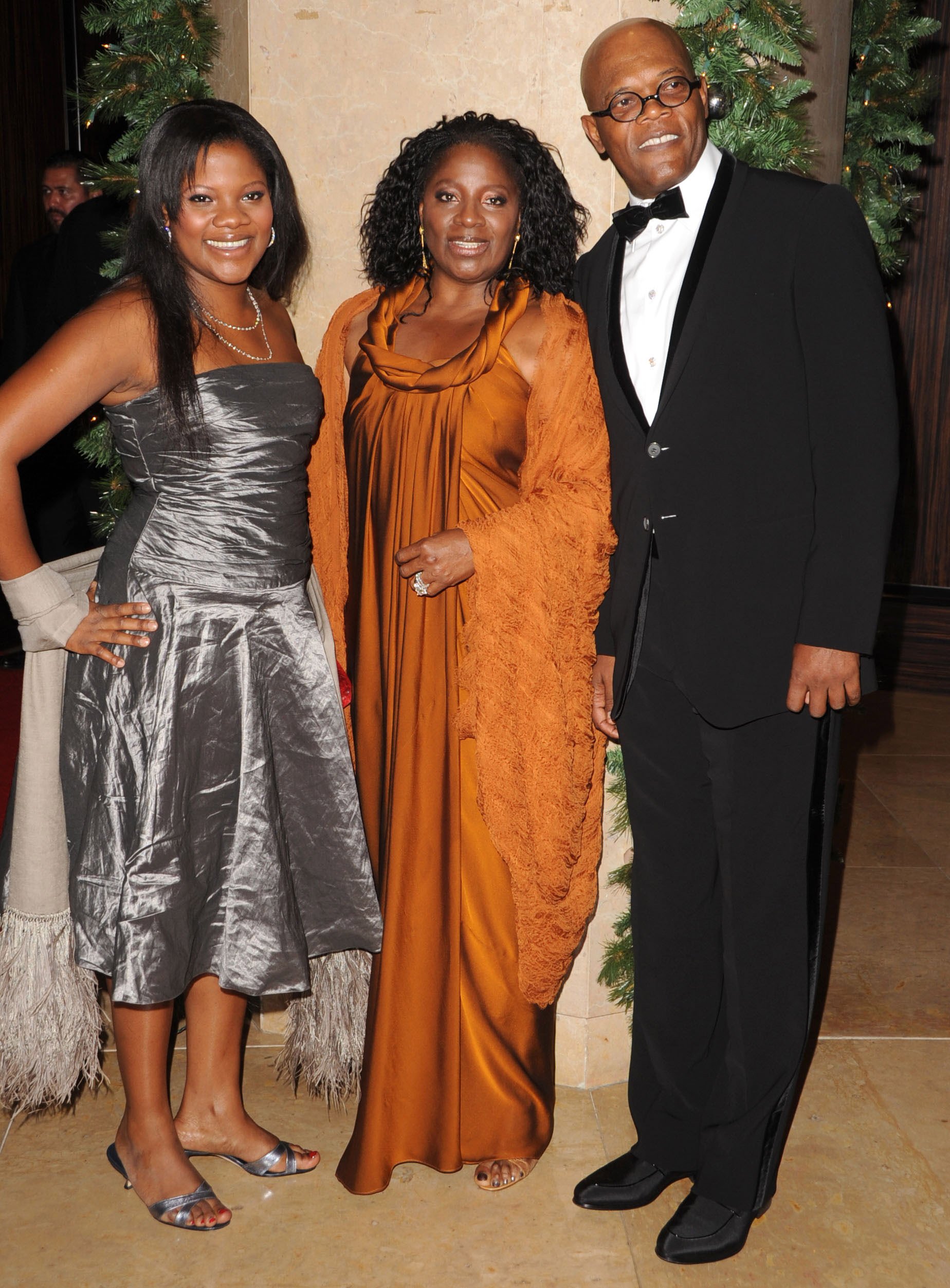 El actor Samuel L. Jackson, su esposa LaTanya Richardson y su hija Zoe Jackson, en la 23ª edición de los Premios Anuales de la Cinemateca Americana, el 1 de diciembre de 2008 en Beverly Hills, California. | Foto: Getty Images