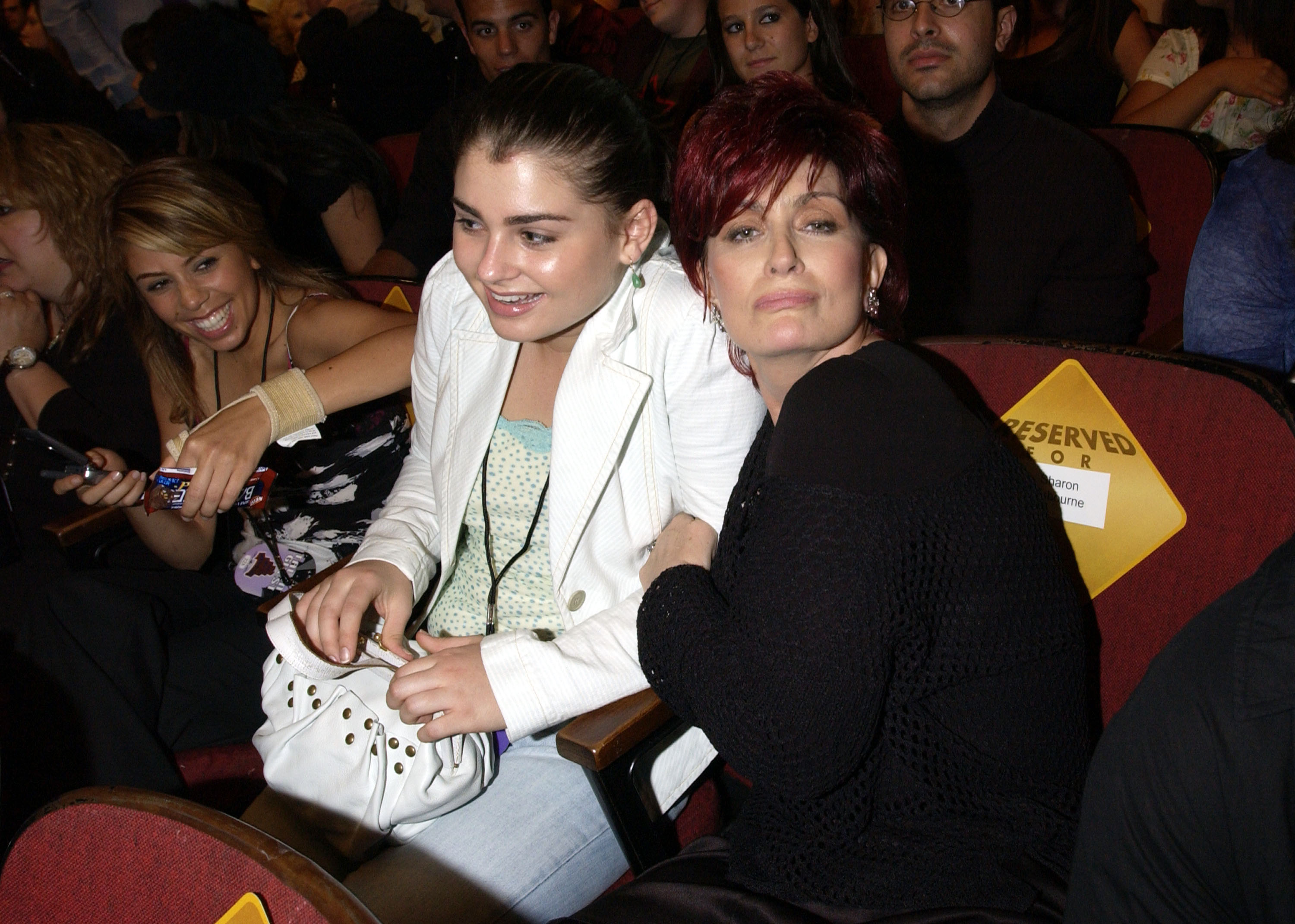 Aimee and Sharon Osbourne at the MTV Movie Awards in Los Angeles, California in 2002. | Source: Getty Images