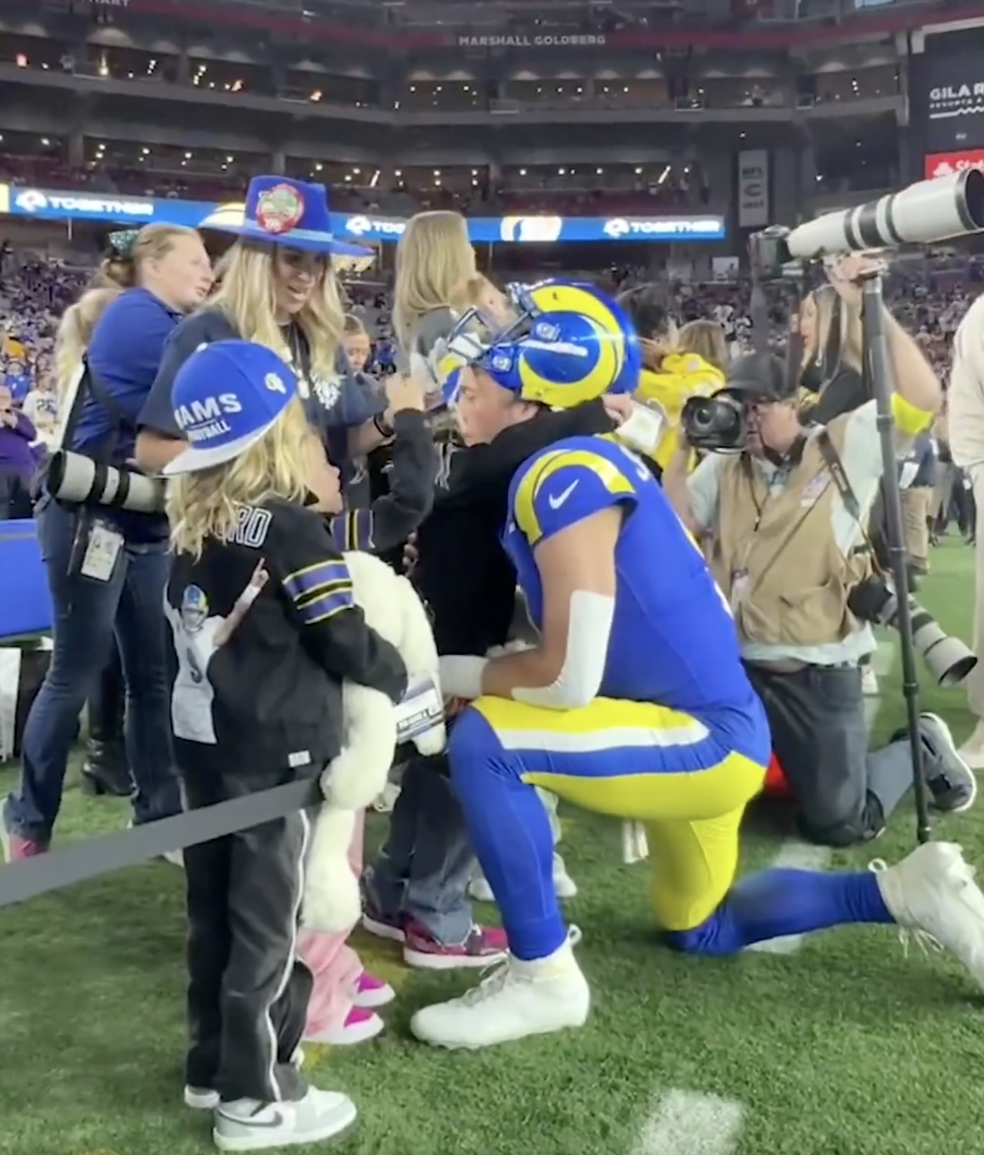 Matthew Stafford gets a hug from his daughter before the game, posted on January 13, 2025 | Source: x.com/SportsCenter