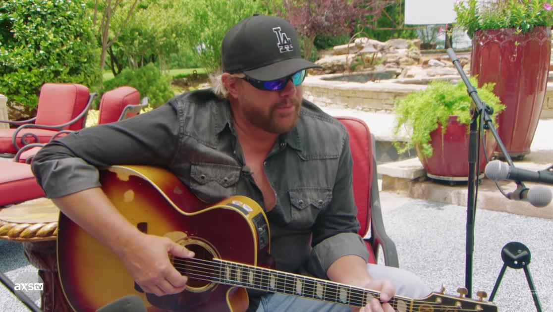 Toby Keith and Tricia Lucus's\u00a0160-acre\u00a0Norman, Oklahoma ranch on\u00a0April 26, 2022. | Source: YouTube/AXS TV