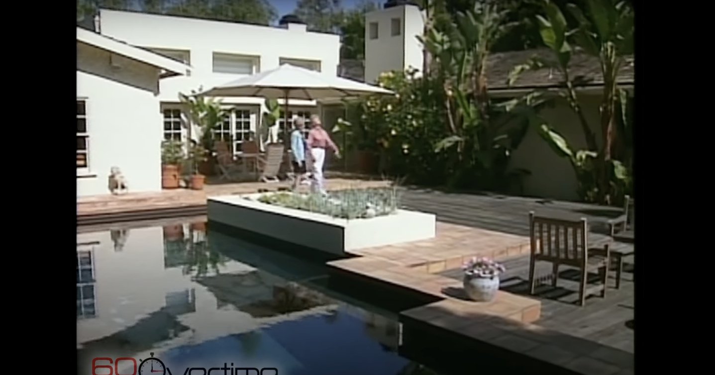 Angela Lansbury being interviewed in her Malibu, Los Angeles home in 1996 | Source: YouTube/60 Minutes