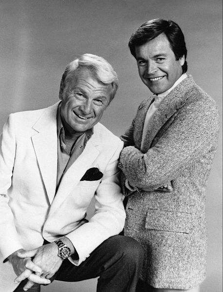 Eddie Albert and Robert Wagner from the premiere of the television program "Switch!" | Source: Wikimedia Commons