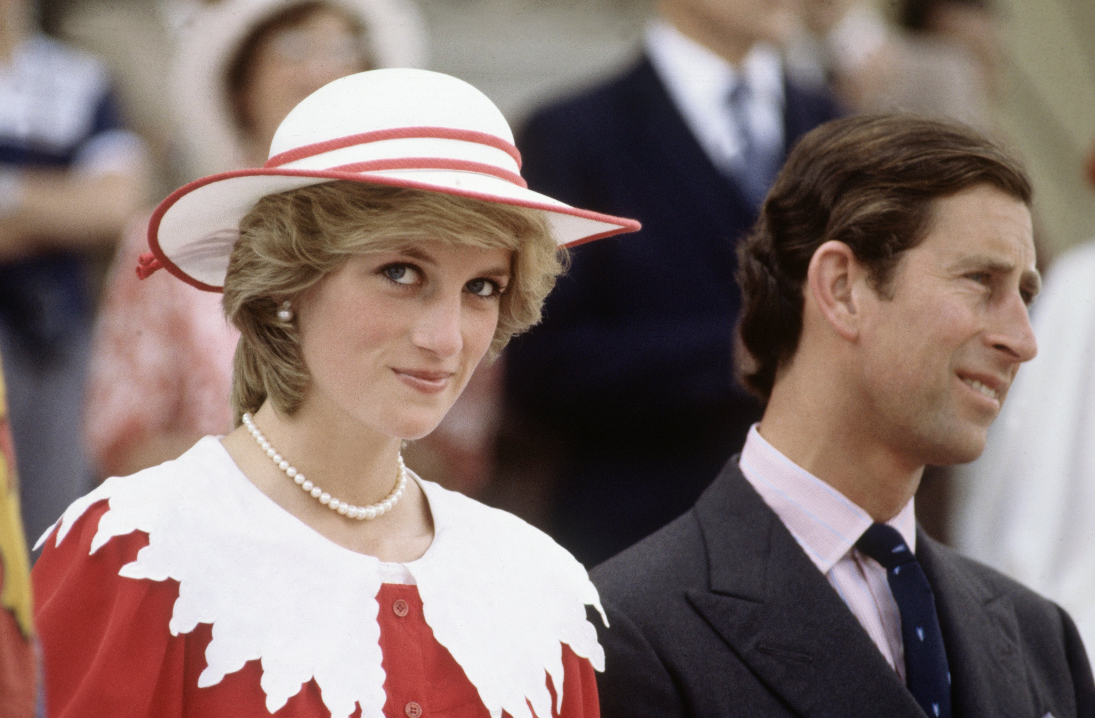 Diana Princess of Wales et le prince Charles lors de la Tournée royale du Canada le 29 juin 1983, à Edmonton, Alberta, Canada. | Source : Getty Images.