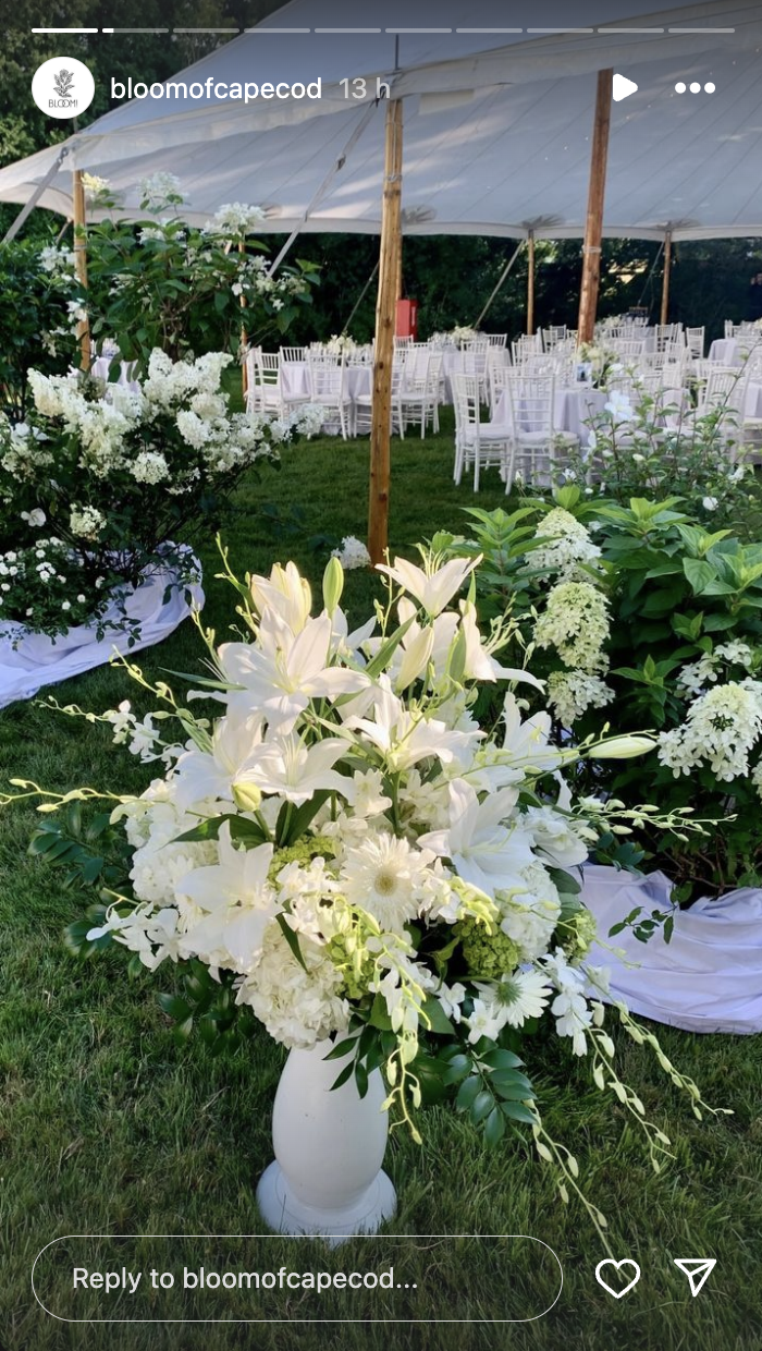 A view of the reception's set-up at Mariah Kennedy Cuomo and Tellef Lundevall's wedding, posted on July 24, 2024 | Source: Instagram/bloomofcapecod