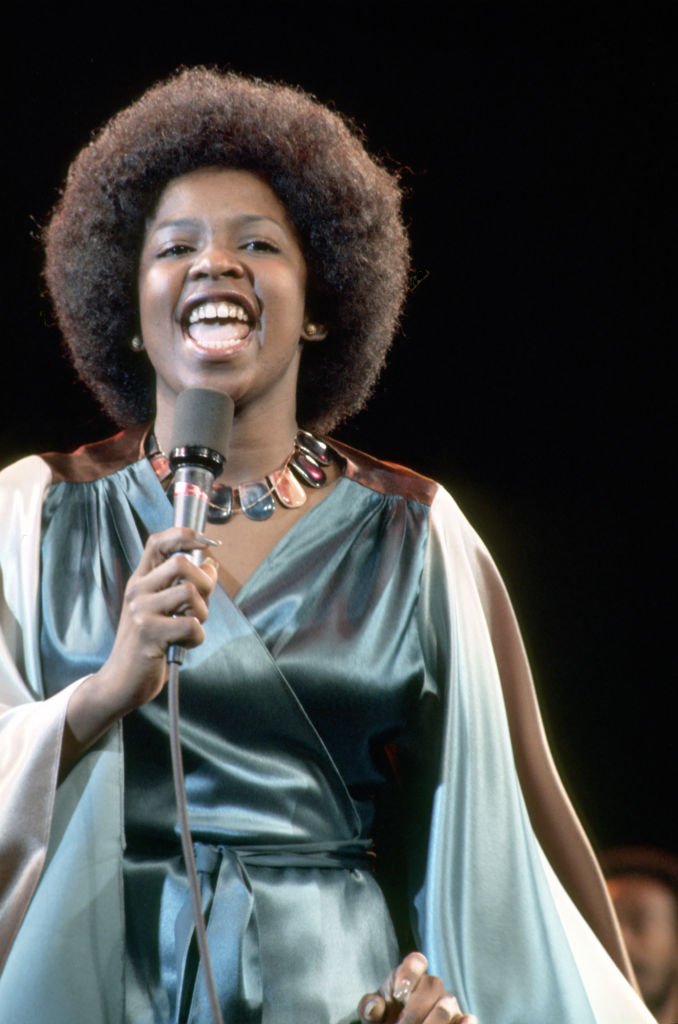 Betty Wright singing on stage in January 1960. | Photo: Getty Images