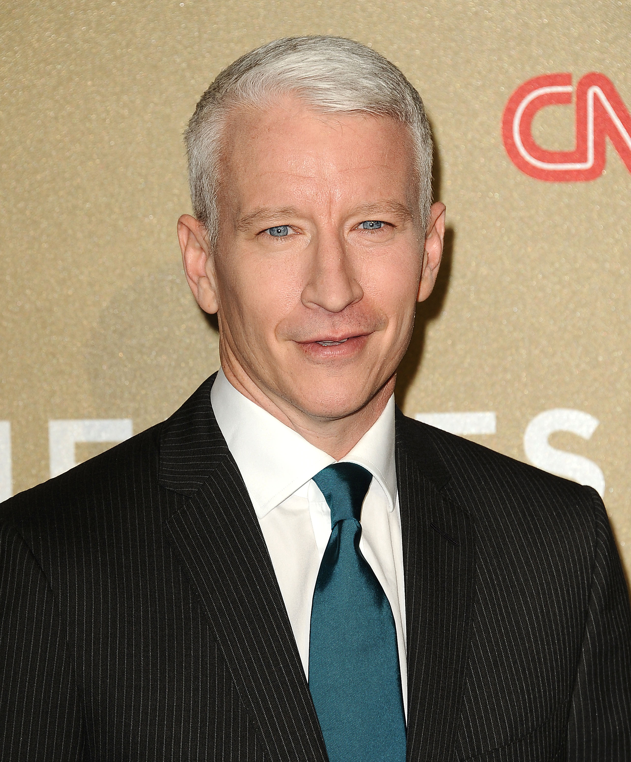 Anderson Cooper at the CNN Heroes: An All-Star Tribute in Los Angeles, California on December 2, 2012 | Source: Getty Images