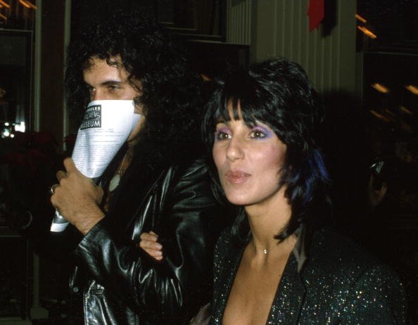 Gene Simmons and Cher at the premiere of the movie "Kramer vs. Kramer" in December 1979. | Photo: Getty Images