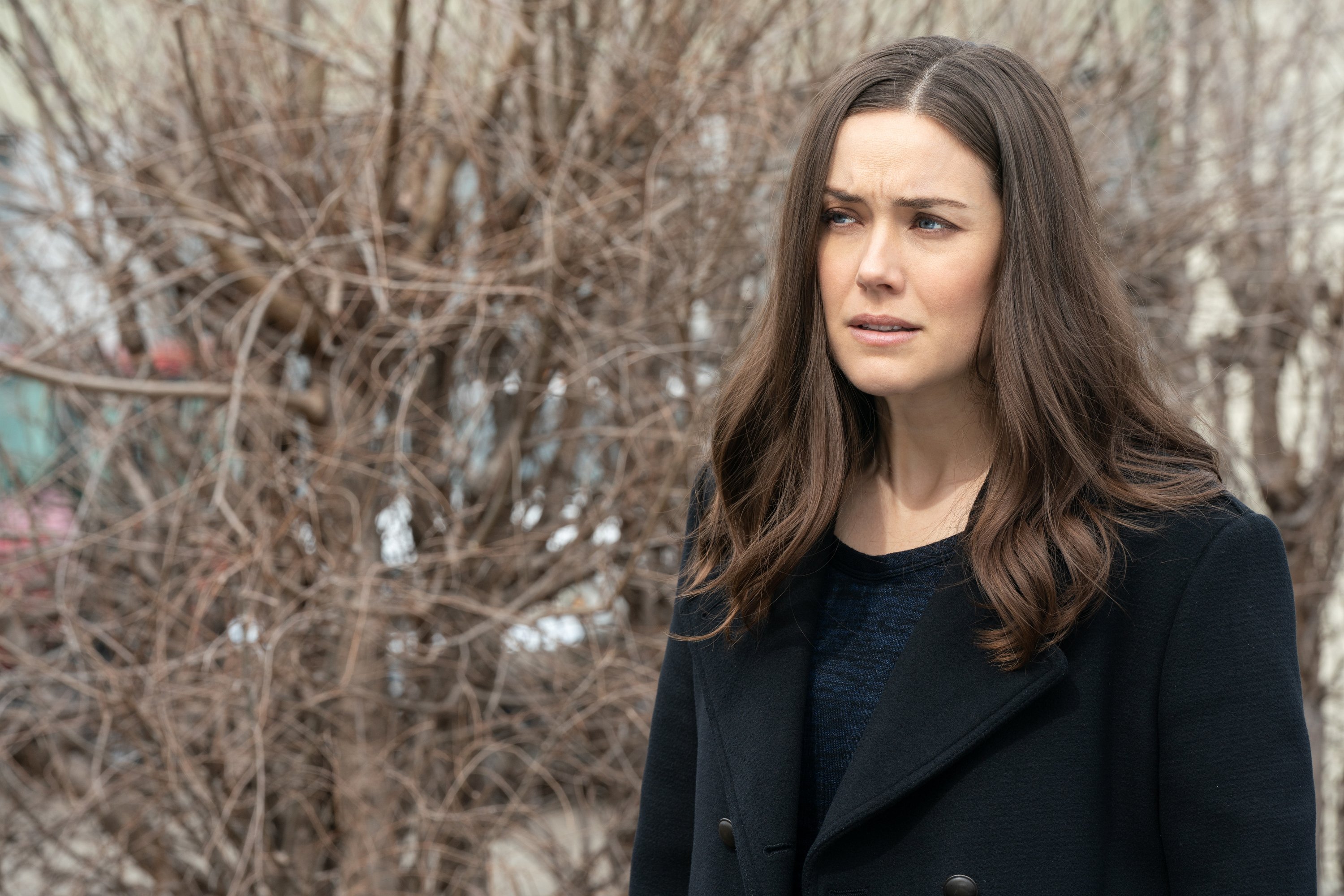 Megan Boone as Elizabeth Keen on the set of "BlackList' at an undiclosed location | Source: Getty Images