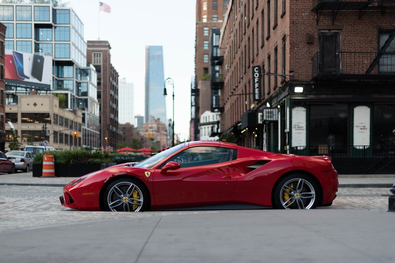 Photo of a red Ferrari | Photo: Pexels