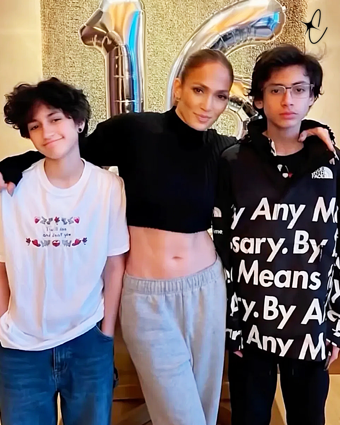 Emme and Max Muñiz with their mother, Jennifer Lopez | Source: Instagram/jlo
