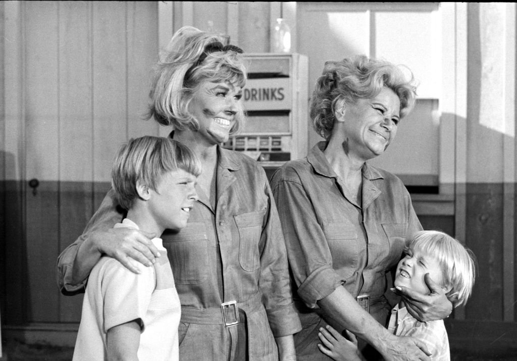 Philip Brown, Doris Day, Rose Marie, and Todd Starke on the set of "The Doris Day Show" on September 11, 1969 | Photo: Getty Images