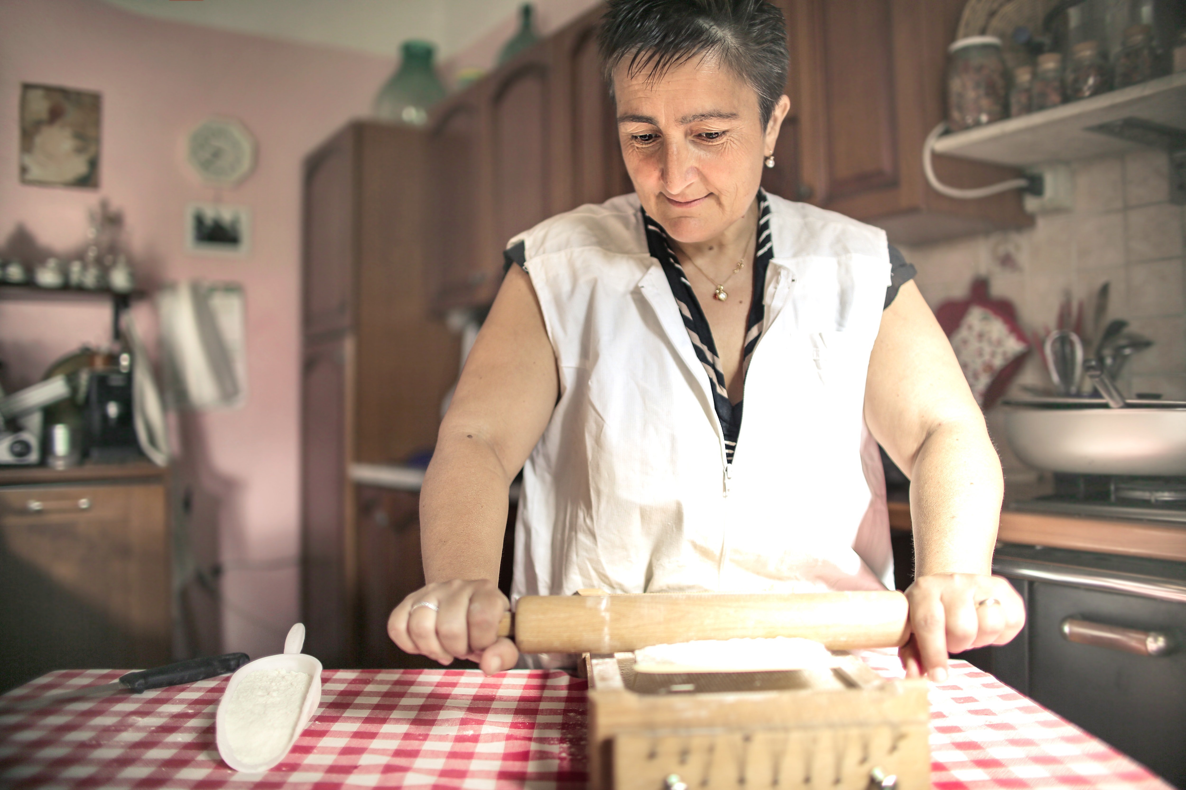Jeff and Ellis started a bakery business to pay off the loan. | Source: Pexels