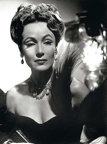 Dolores del Río, famosa actriz mexicana. Fotografía de Annemarie Heinrich, 1948. | Imagen: Wikipedia Dolores del Río, famosa actriz mexicana. Fotografía de Annemarie Heinrich, 1948. | Imagen: Wikipedia