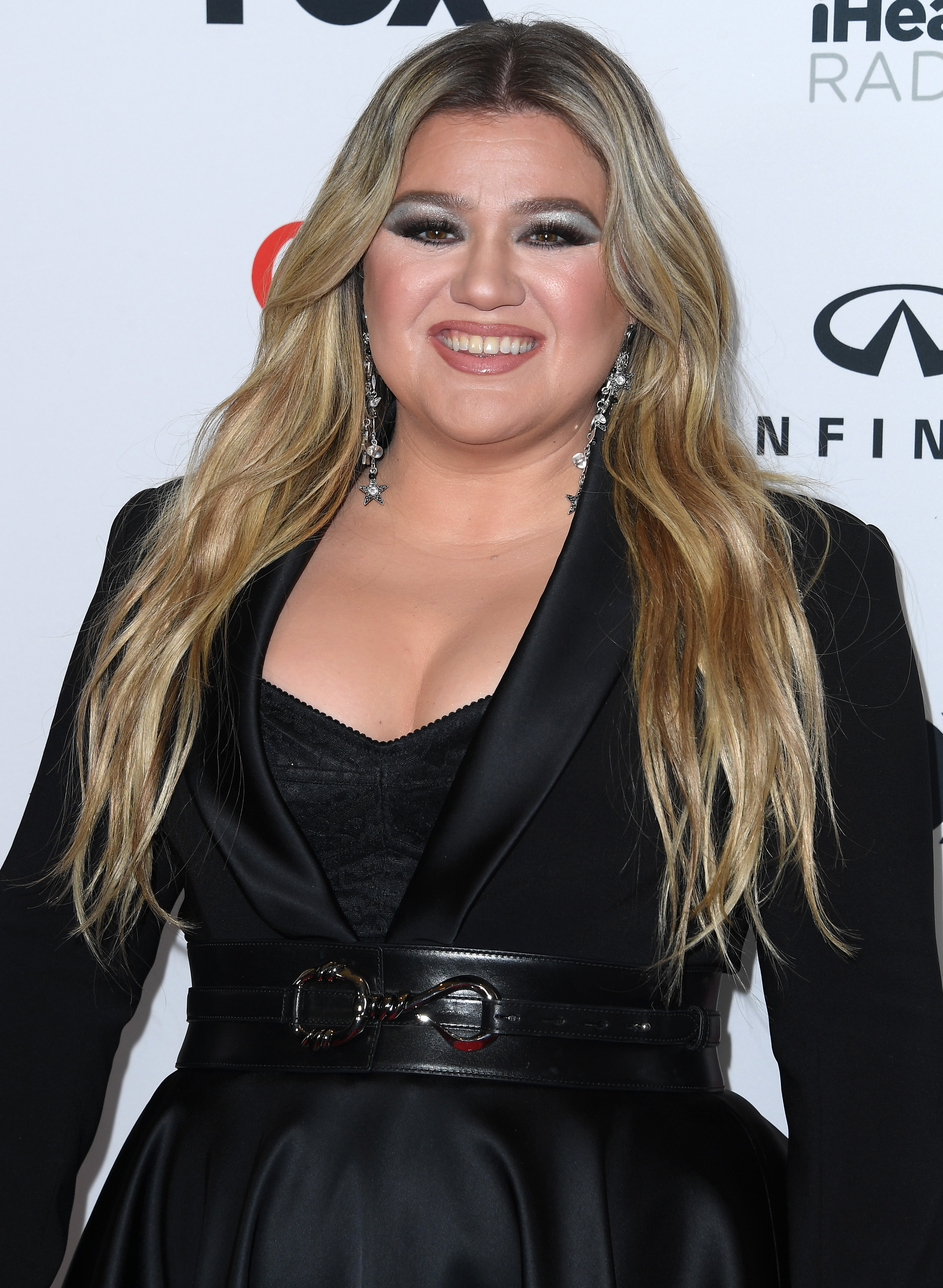 Kelly Clarkson poses at the 2023 iHeartRadio Music Awards on March 27, 2023 in Hollywood, California. | Source: Getty Images