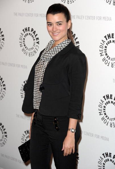 Actress Cote de Pablo arrives at the 27th Annual PaleyFest on March 1, 2010 | Photo: Getty Images