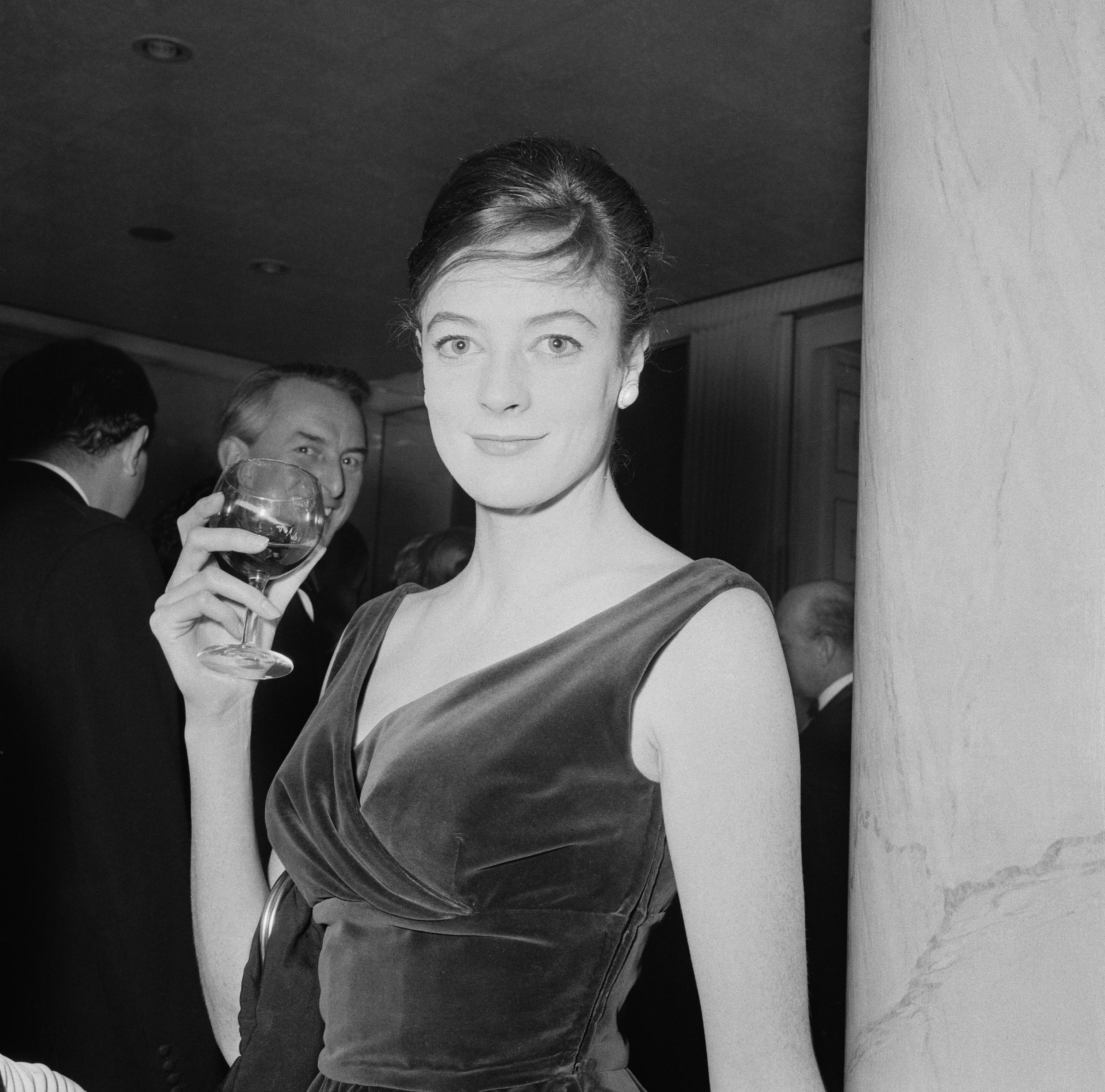 Maggie Smith at the Evening Standards Drama Awards on January 26, 1960, in London, England. | Source: Getty Images