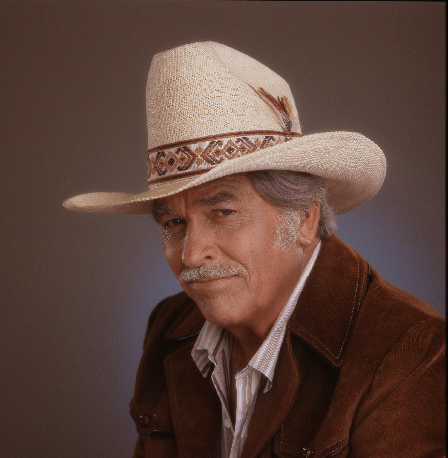 Howard Keel photographed as Clayton Farlow "Dallas" on July 5, 1984. | Source: Getty Images