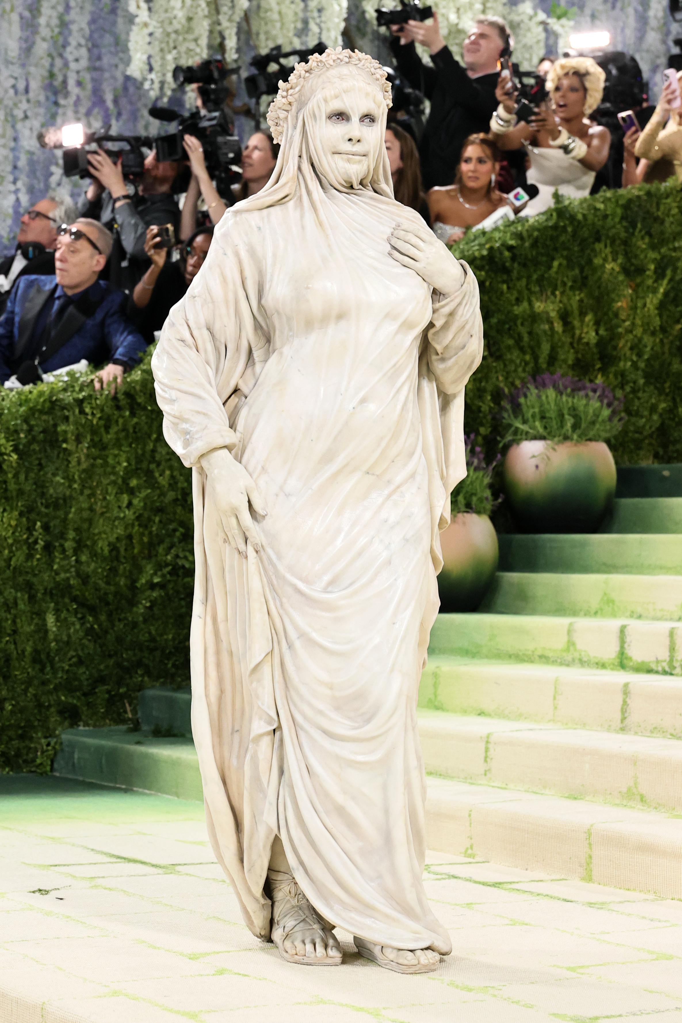 Heidi Klum appears in a statue-inspired look at the Met Gala | Source: Getty Images