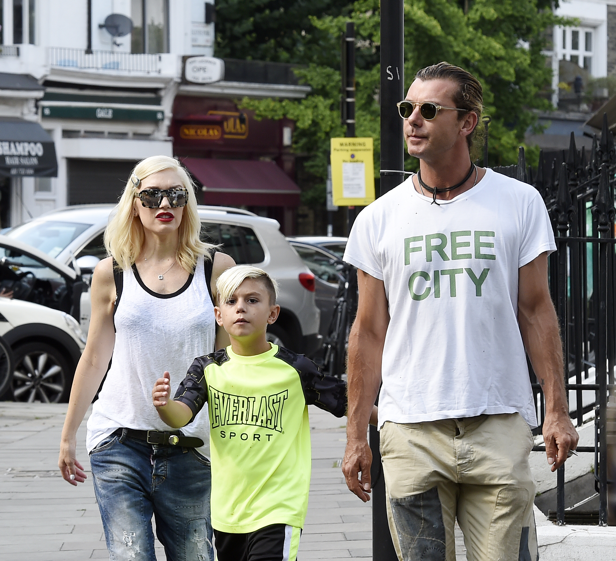 Gwen Stefani, Kingston and Gavin Rossdale spotted out in London, England on July 21, 2014 | Source: Getty Images