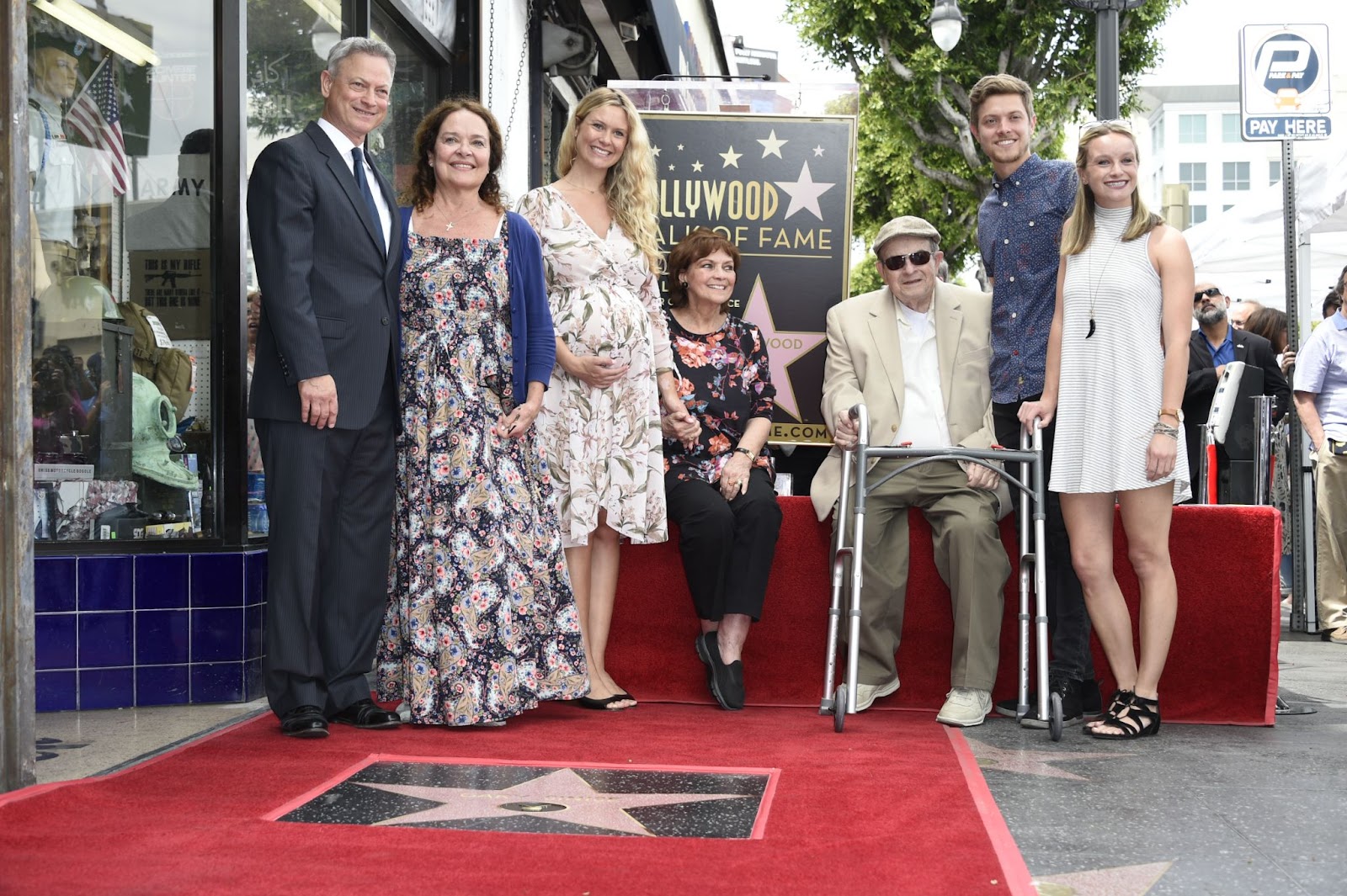 Gary Sinise, Moira Harris, and their family during the actor's Star on The Hollywood Walk of Fame ceremony on April 17, 2017, in  Los Angeles, California. | Source: Getty Images