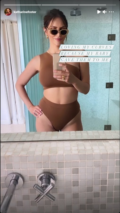 Katharine McPhee flaunts her new mommy body | Source: Instagram/@katharinefoster