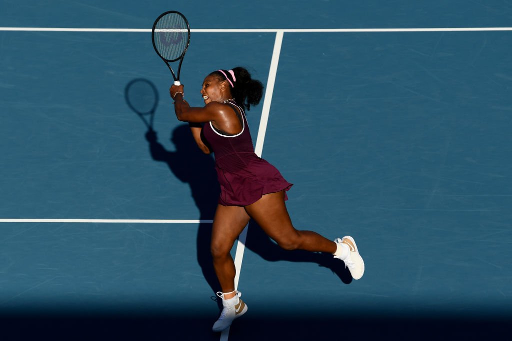 Serena Williams of USA plays a backhand in her singles final match against Jessica Pegula of USA at ASB Tennis Centre | Photo: Getty Images