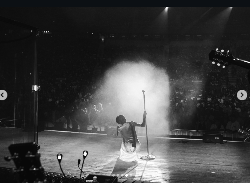 Audrey McGraw shared this stage view after thanking her father for inviting her to perform at Jones Beach. | Source: Instagram/audreymcgraw