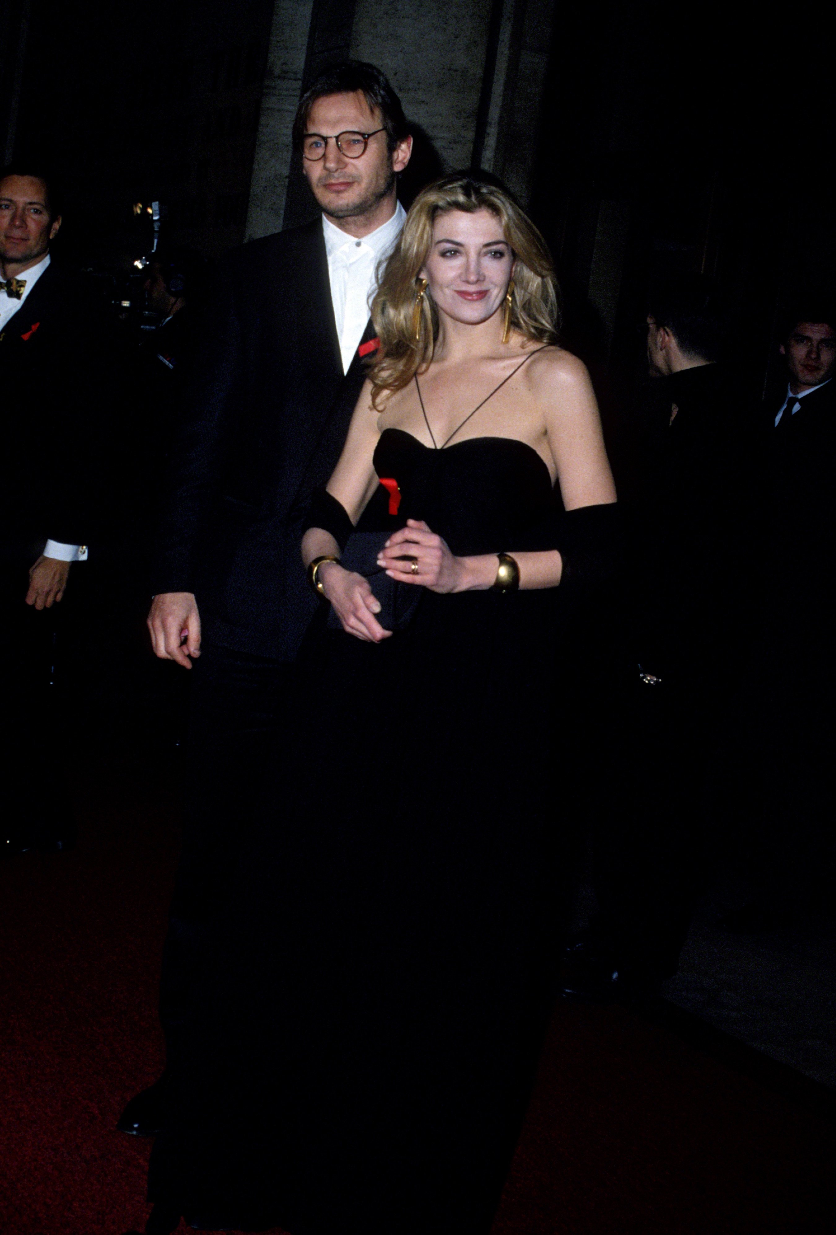 Liam Neeson und Natasha Richardson bei den 12th Annual Council of Fashion Designers of America (CFDA) Awards um 1993 | Quelle: Getty Images