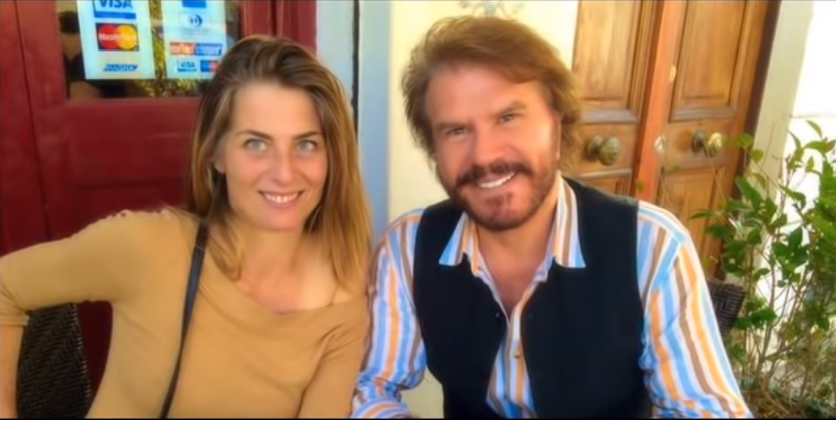 María Gabriela junto a su padre, Edmundo Arrocet. | Foto: Youtube / EscarlataOhara