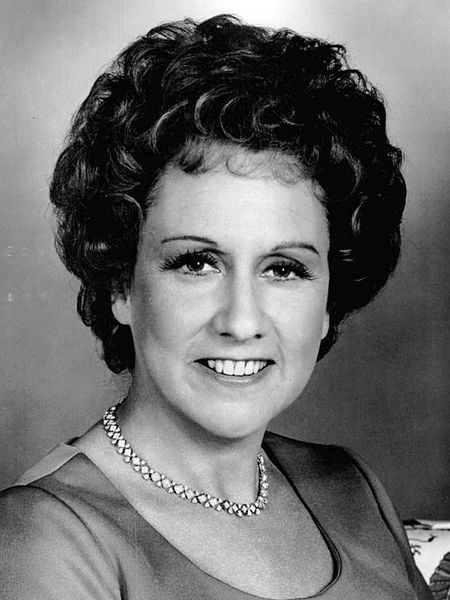 Portrait of Jean Stapleton from the 1977 Tony Awards TV program. | Source: Wikimedia Commons