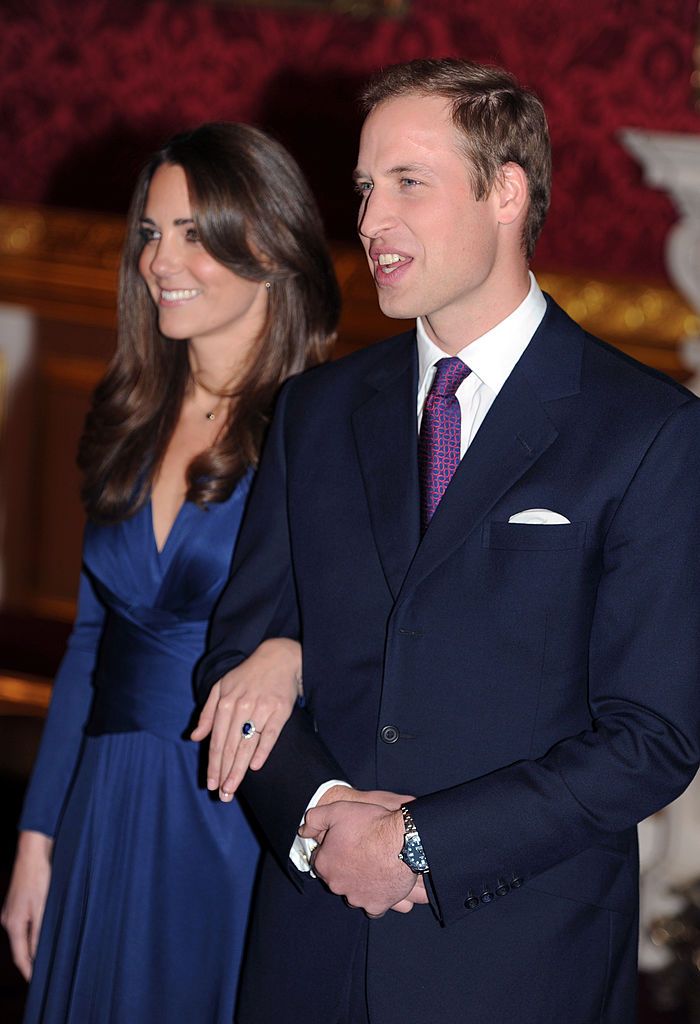 Prince William and Catherine Middleton at State Apartments of St James Palace as they announce their engagement on November 16, 2010 | Photo: Getty Images