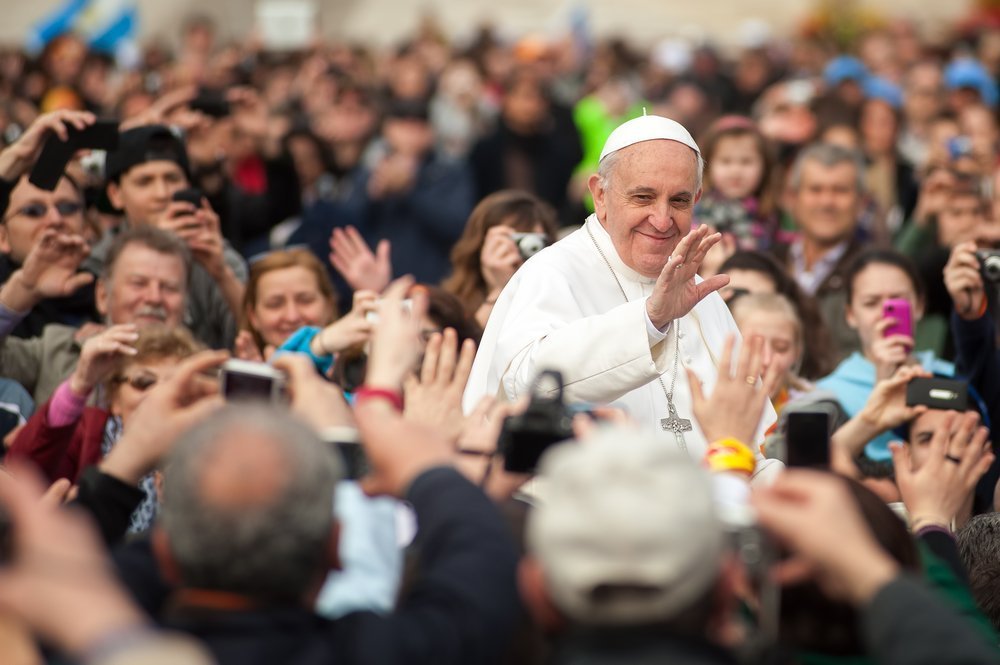 Pope Francis I greets gathered prayers in Rome, Italy, on April 04, 2013. | Photo: Shutterstock