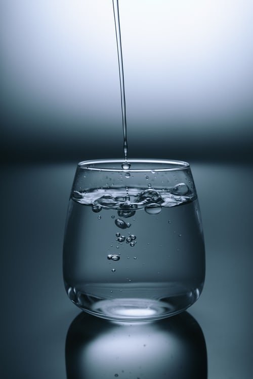 Un verre d'eau. | Photo : Unsplash Un verre d'eau. | Photo : Unsplash