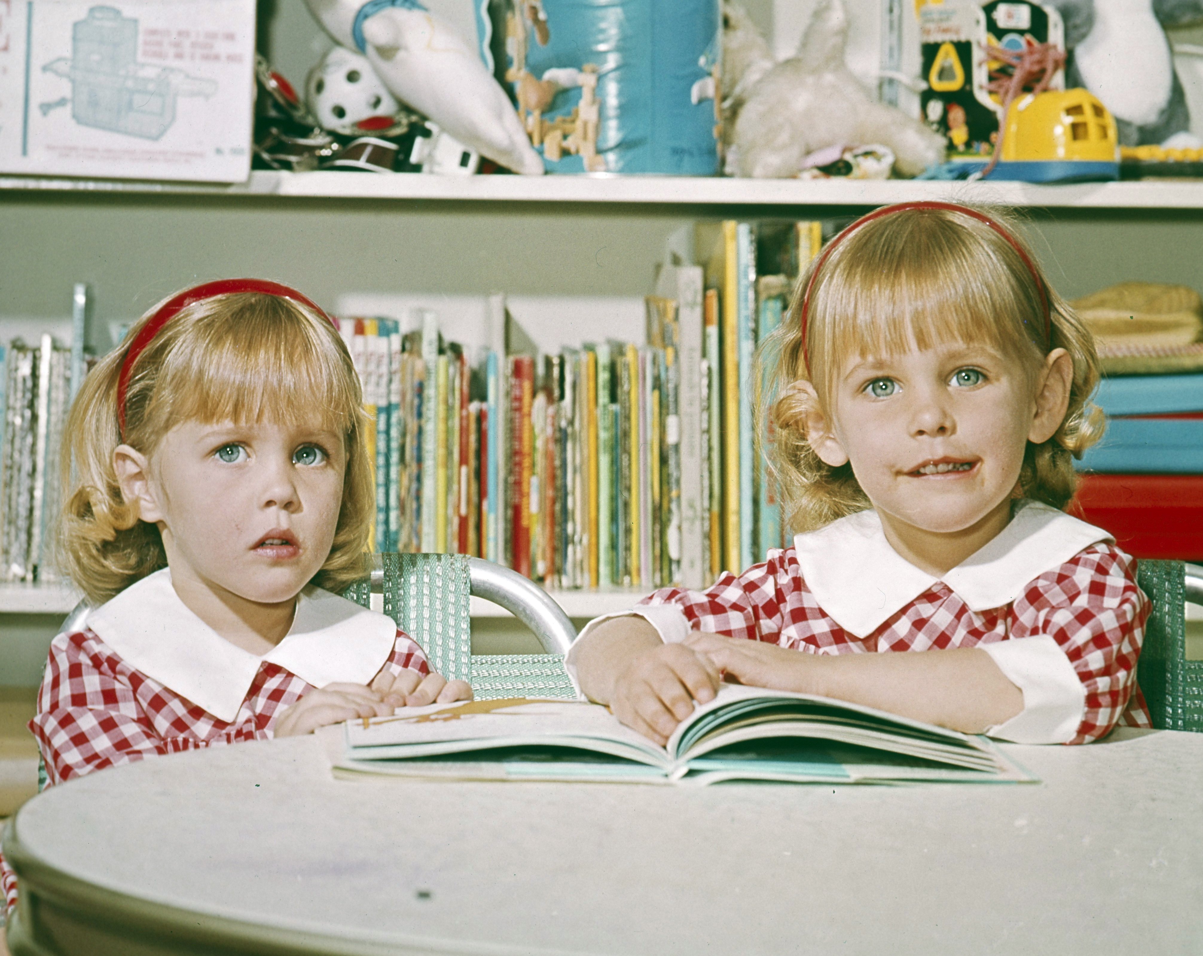 Erin and Diane Murphy posing for a photo on "Bewitched" on May 22, 1969 | Source: Getty Images