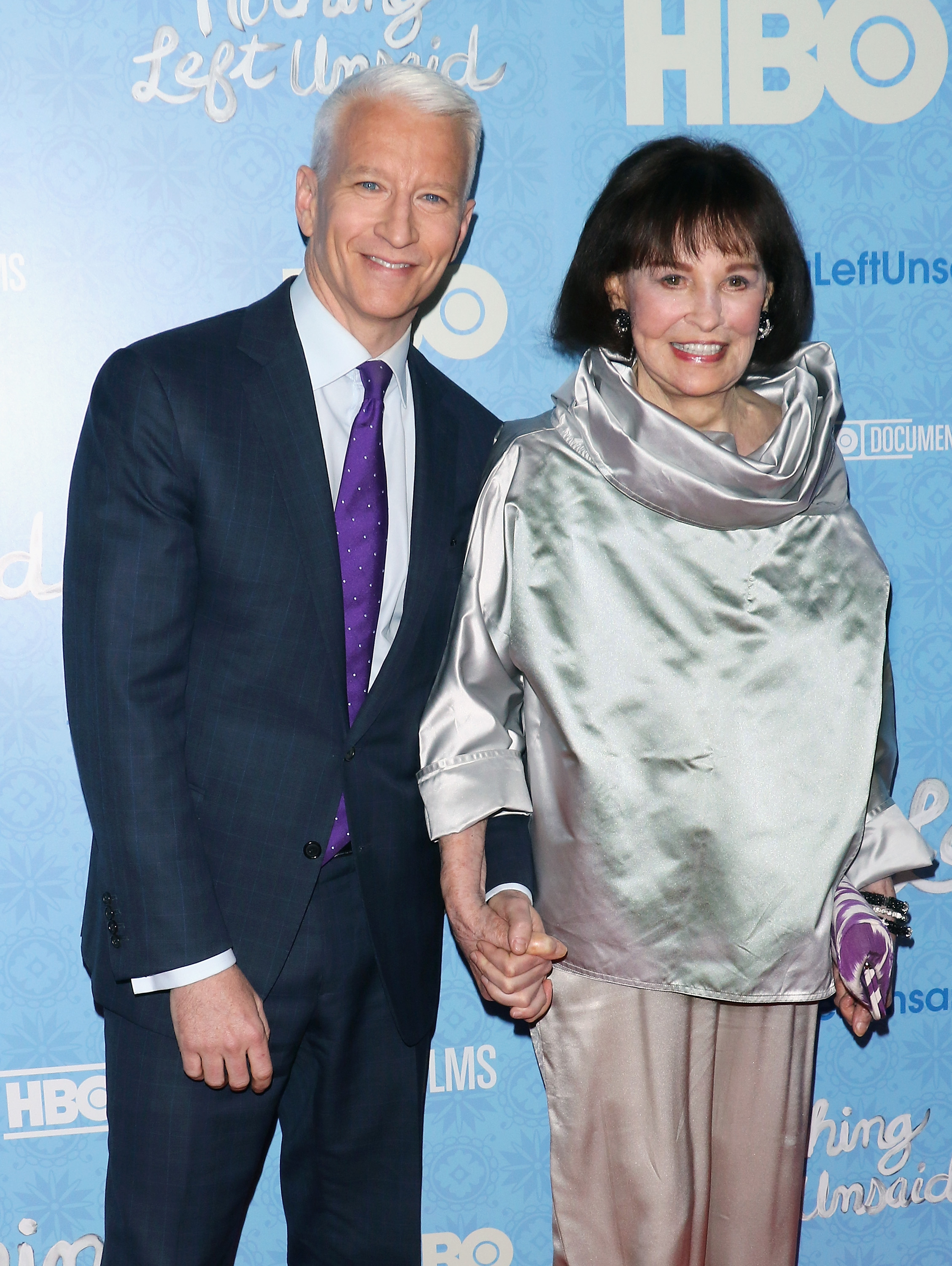 Anderson Cooper and his mother Gloria Vanderbilt at the "Nothing Left Unsaid" New York premiere at Time Warner Center, 2016. | Source: Getty Images
