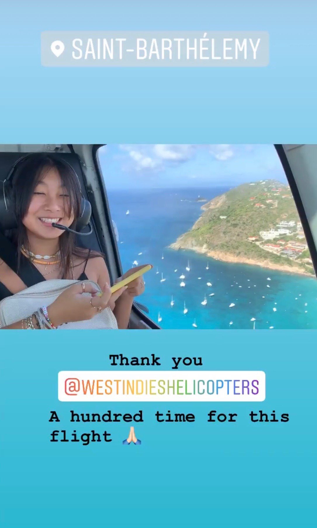 Capture d'écran de la story de Laeticia Hallyday sur la quelle on aperçoit Jade qui sourit à bord de l'hélicoptère pour Saint-Barthélemy | Photo : Instagram/l.hallyday