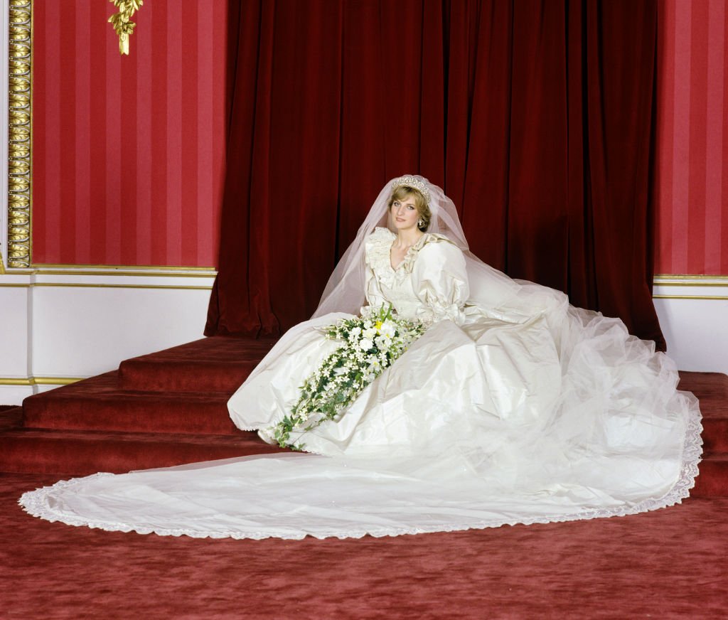 La princesa Diana en la Sala del Trono del palacio de Buckingham, 29 de julio de 1981. | Foto: Getty Images
