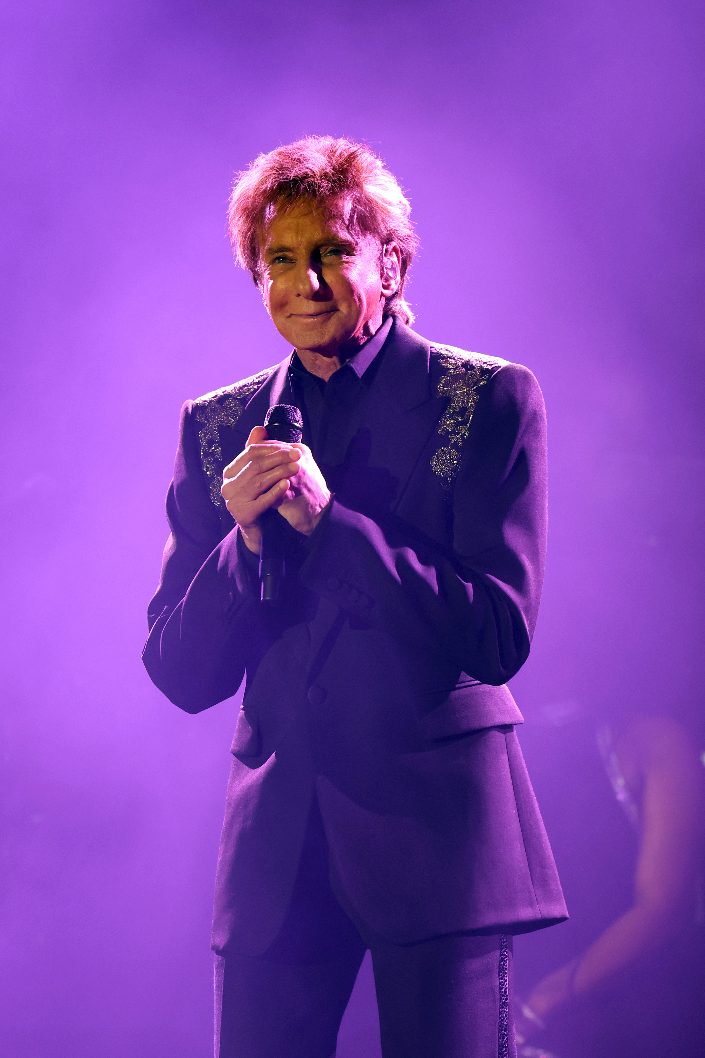 Barry Manilow performs onstage during the 67th GRAMMY Awards Pre-GRAMMY Gala & GRAMMY Salute to Industry Icons Honoring Jody Gerson on February 01, 2025 in Los Angeles, California.