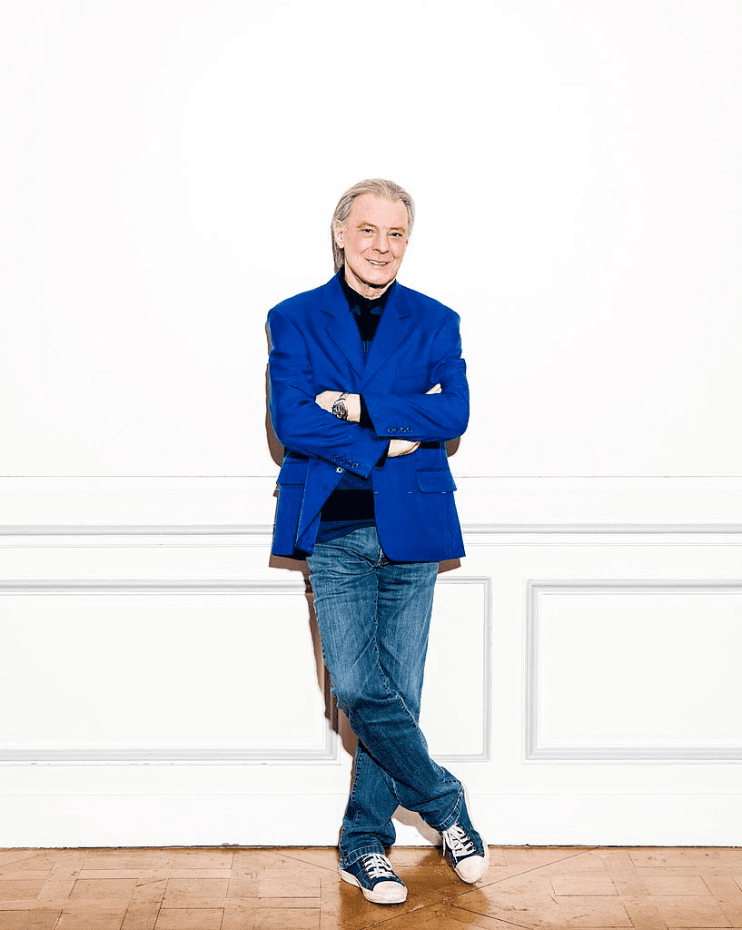 PARIS, FRANCE - 03 MARS : Le chanteur français Herbert Léonard est photographié pour Paris Match le 03 mars 2014 à Paris, France. | Photo : Getty Images PARIS, FRANCE - 03 MARS : Le chanteur français Herbert Léonard est photographié pour Paris Match le 03 mars 2014 à Paris, France. | Photo : Getty Images