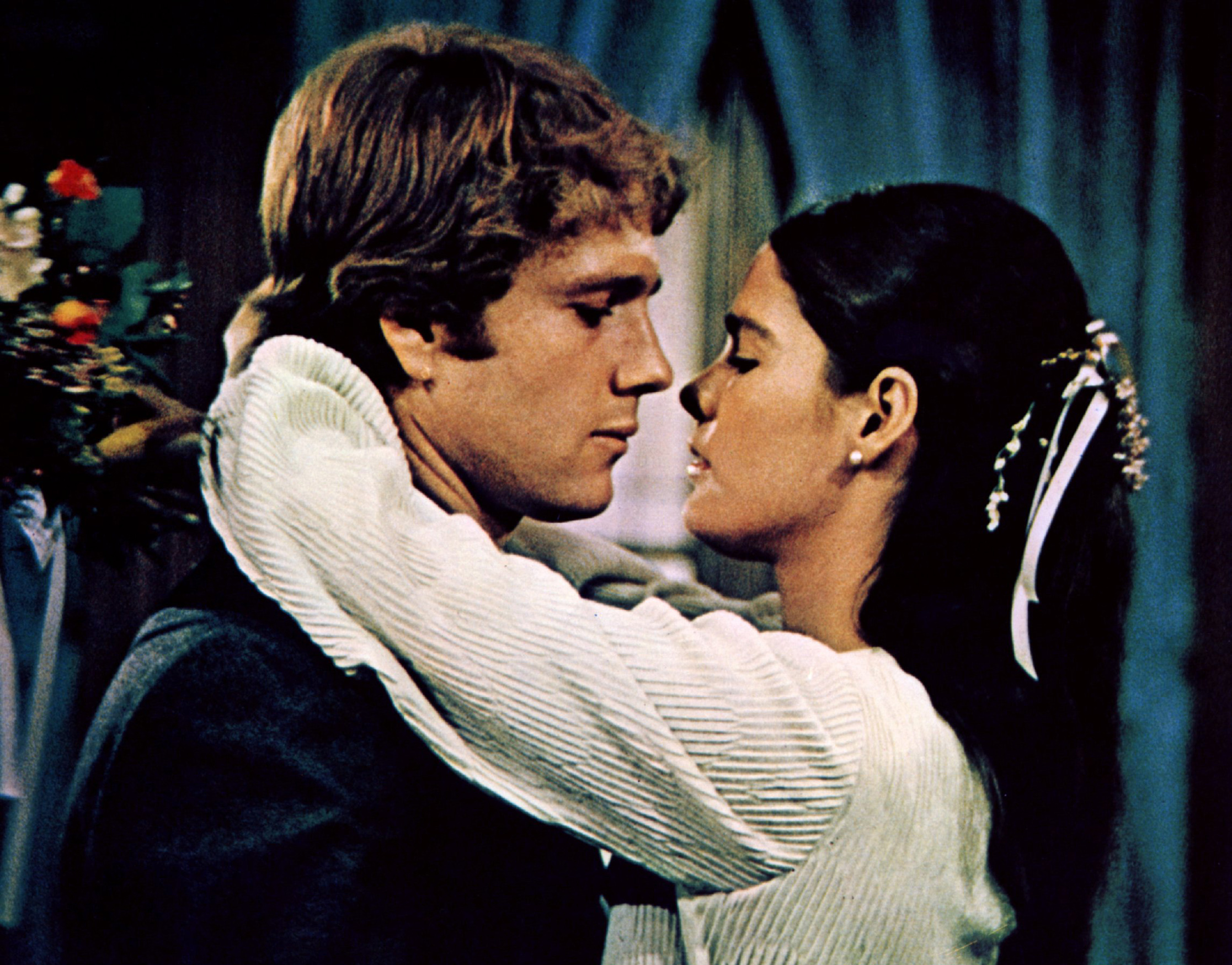 Ryan O'Neal and Ali MacGraw in a scene from the 1970 movie "Love Story." | Source: Getty Images