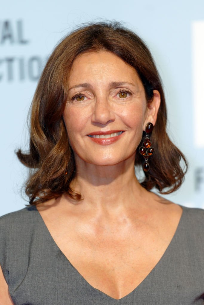 Valérie Karsenti assiste au photocall de la cérémonie de clôture du 21ème Festival de TV Fiction à La Rochelle le 14 septembre 2019 à La Rochelle, France. | Photo : Getty Images. Valérie Karsenti assiste au photocall de la cérémonie de clôture du 21ème Festival de TV Fiction à La Rochelle le 14 septembre 2019 à La Rochelle, France. | Photo : Getty Images.