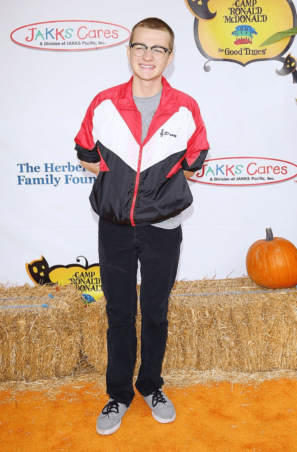 Angus T. Jones beim Camp Ronald McDonald for Good Times "20th Annual Halloween Carnival" in den Universal Studios Backlot am 21.10.12 in Universal City, Kalifornien. | Quelle: Getty Images